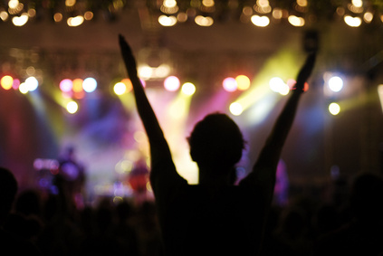 concert cheering